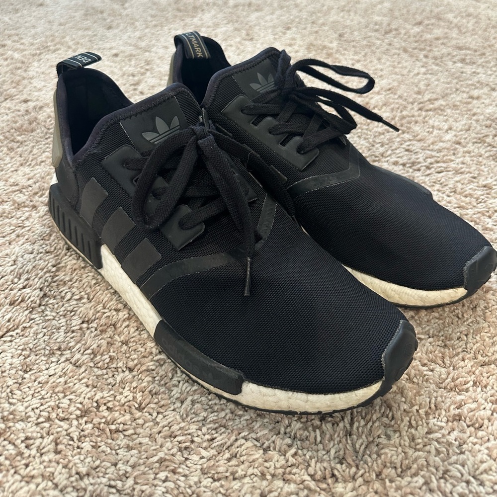 Adidas NMD R1 Runner Black Cargo BA7251 Men’s Size 11 Sneaker Athletic Shoes